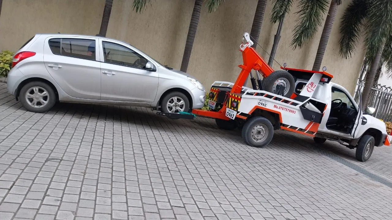 Under-lift car towing service in Bangalore and Hyderabad